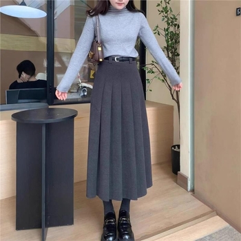 Fustă plisată lungă din lână, textură zbârcită, conținut poliester 50–70%