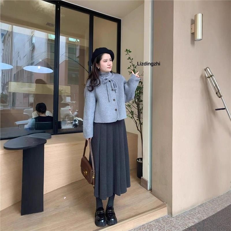 Fustă plisată lungă din lână, textură zbârcită, conținut poliester 50–70%