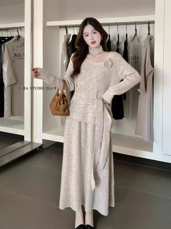Pletený dvojdielny set: sukňa a sveter, s dlhými rukávmi, stredne dlhá sukňa, elegantný kancelársky štýl, jeseň 2025