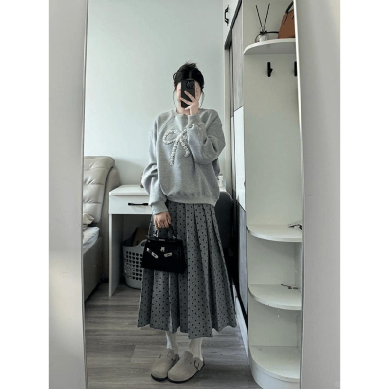 Σετ δύο τεμαχίων: φούτερ με φιόγκο και μακριά μανίκια + φούστα με πιέτες σε πουά, πολυεστέρας, φθινόπωρο 2024, ιαπωνο-κορεατικό casual στυλ