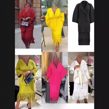 Costum cu fustă două piese, poliester, textură ușor zbârlită, mâneci 3/4, fustă midi