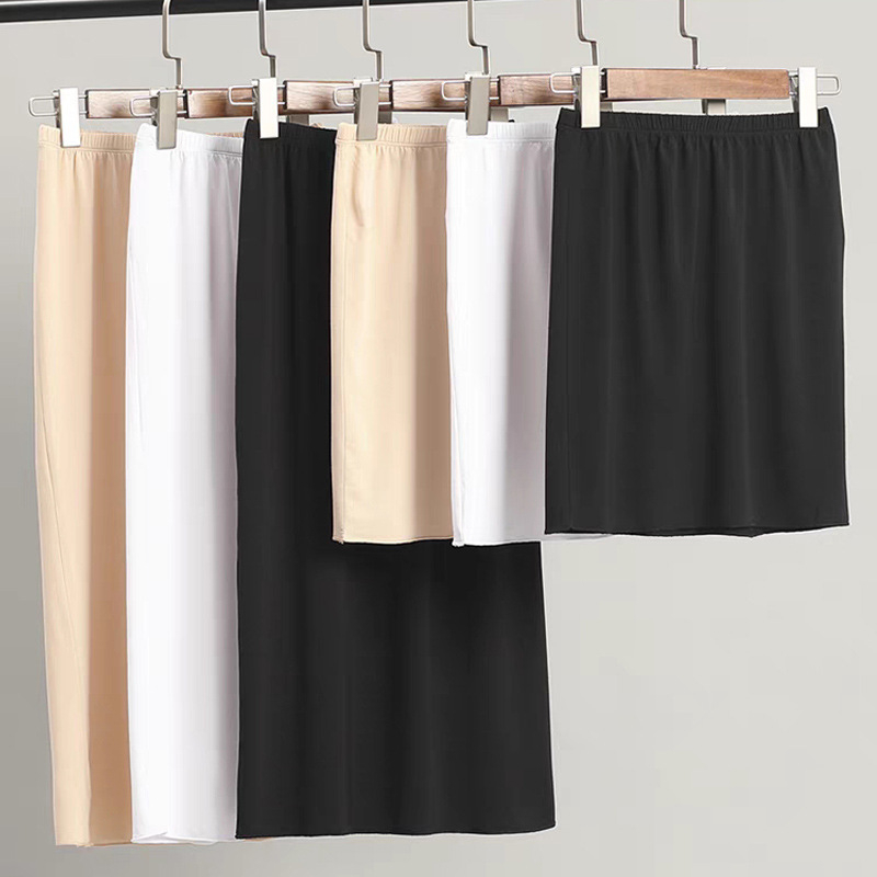 Milk Silk ravna suknja, 90-95% poliester, srednja duljina, visoka elastičnost