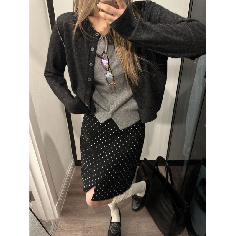 Suknja s točkicama (poliester; hip silueta; srednja duljina; flokiranje; jesen 2025)