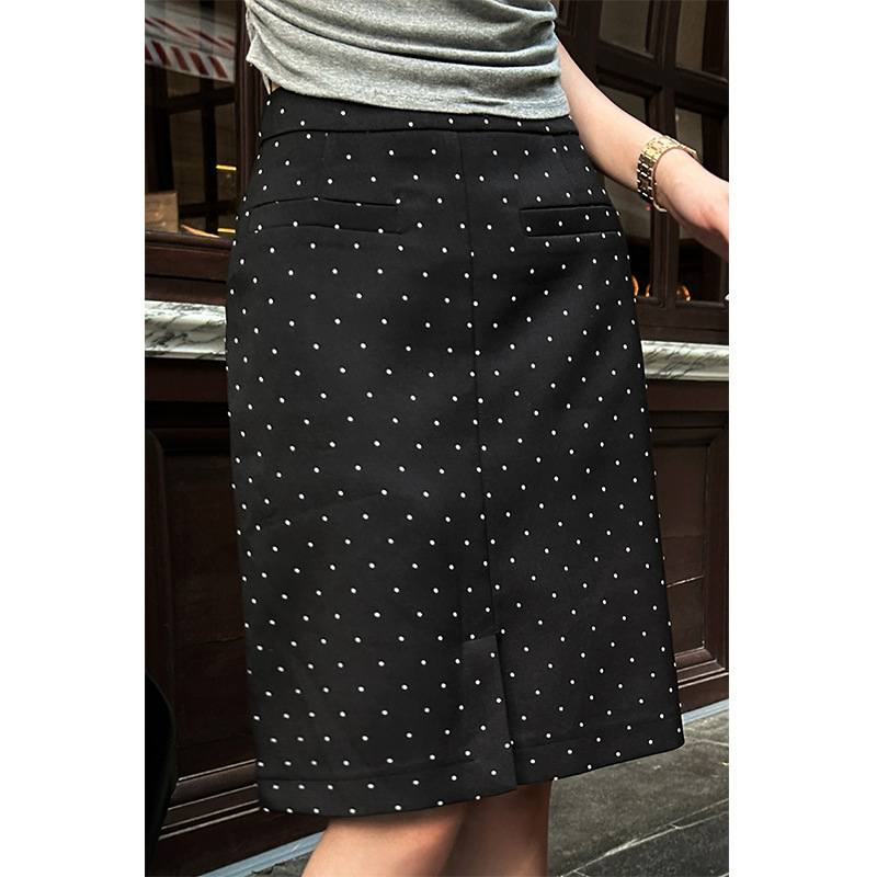 Suknja s točkicama (poliester; hip silueta; srednja duljina; flokiranje; jesen 2025)