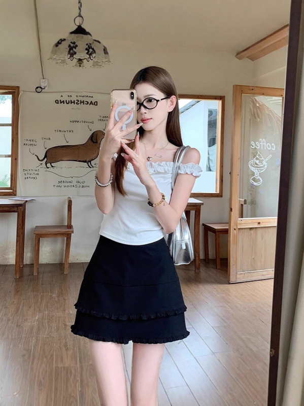 Hip-szoknya 3D mintával, vasalásmentes, poliészter anyag 80–90%, mikroelaszticitás, nyár 2025