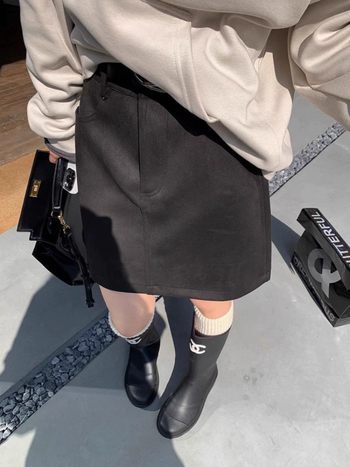 A-vonalú szoknya, poliészter anyag, fő anyag tartalom 30–50%, 2025 ősz, casual japán-koreai stílus