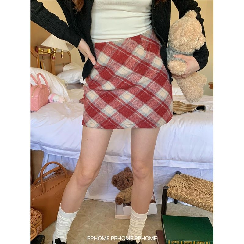 Geometriai mintás PVC–Spandex rövid szoknya, micro-bounce rugalmasság, 2025 tavasza, Royal sister stílus.