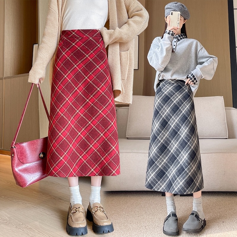 Μαλλί καρό κοντή φούστα με εφαρμοστό μέση – σχέδιο ριγές/πλέγμα, μίξη πολυεστέρα-βισκόζη (70–80% πολυεστέρα, <30% βισκόζη)