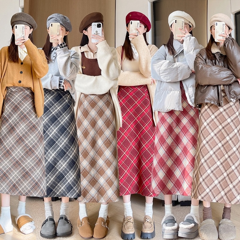 Μαλλί καρό κοντή φούστα με εφαρμοστό μέση – σχέδιο ριγές/πλέγμα, μίξη πολυεστέρα-βισκόζη (70–80% πολυεστέρα, <30% βισκόζη)