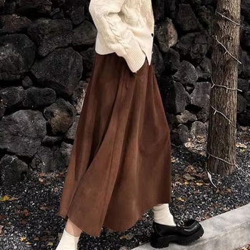 Sijonas su skėtuko forma, vidutinio ilgio, poliesteris 90–95%, be elastinės, su etikete