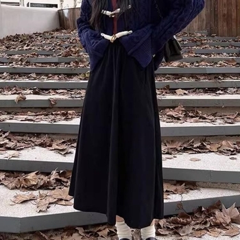 Sijonas su skėtuko forma, vidutinio ilgio, poliesteris 90–95%, be elastinės, su etikete