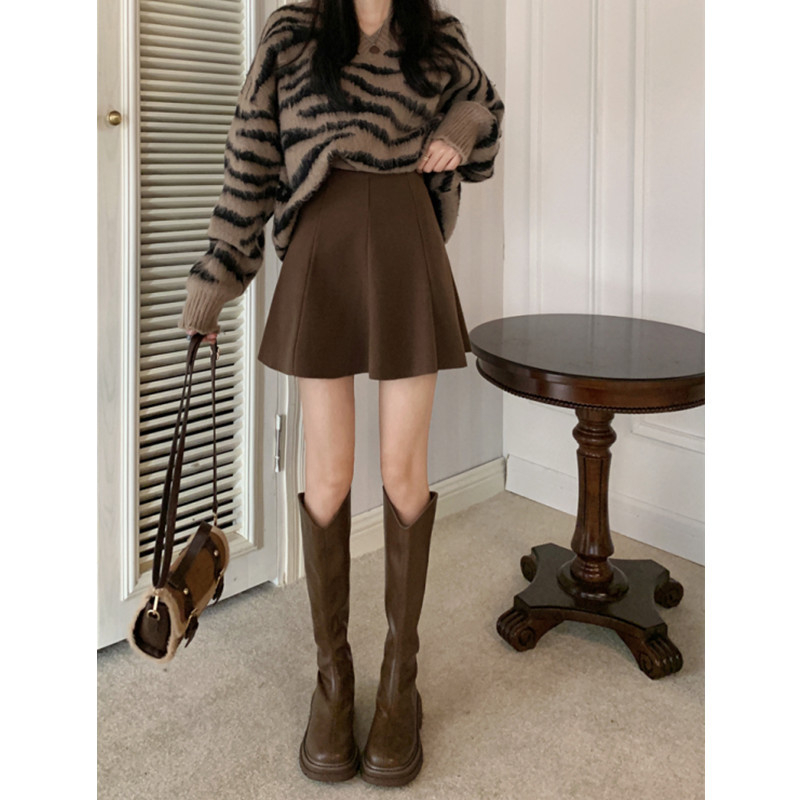 Plisuotas vilnonės A linijos sijonas, aukštas juosmuo