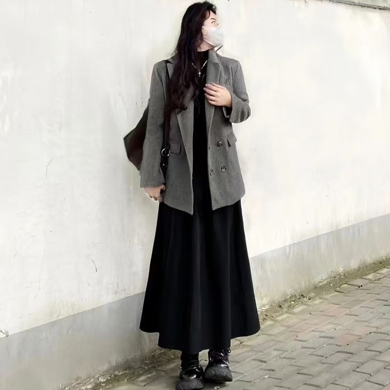 Skraistės tipo sijonas, vidutinio ilgio, medvilnės mišinio audinys, mercerizuota apdaila, pavasaris 2025