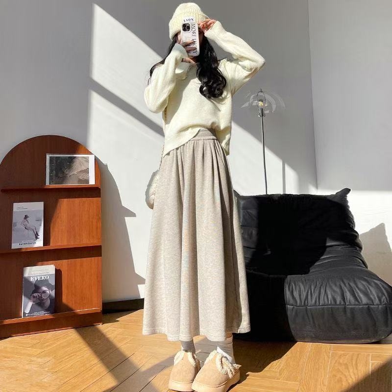 Skraistės tipo sijonas, vidutinio ilgio, medvilnės mišinio audinys, mercerizuota apdaila, pavasaris 2025