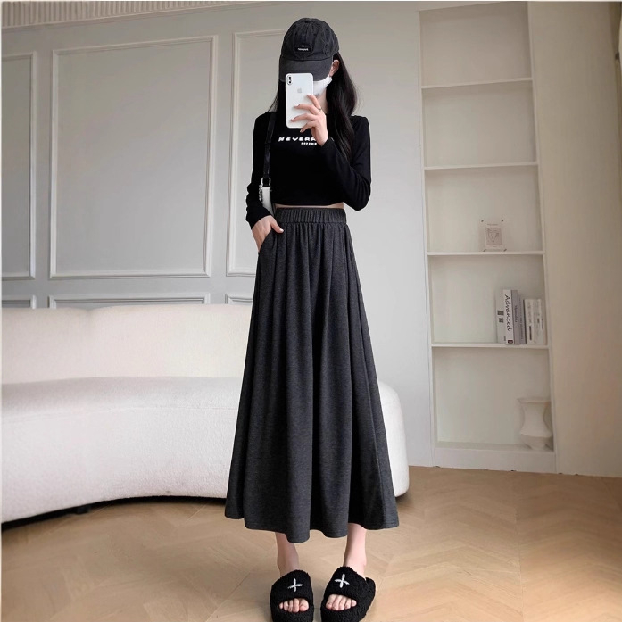 Moterų sijonas su vieno atspalvio raštu ir koliažo detalėmis, medvilnės audinys, vidutinio ilgio, mikroelastinis, ruduo 2025