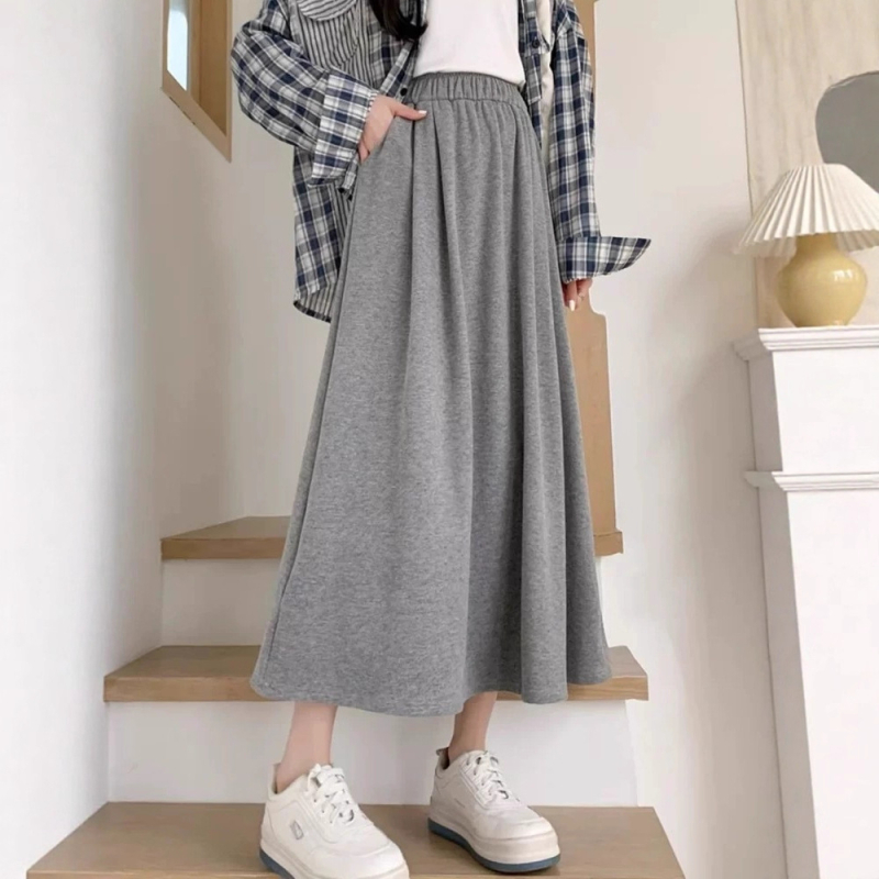 Moterų sijonas su vieno atspalvio raštu ir koliažo detalėmis, medvilnės audinys, vidutinio ilgio, mikroelastinis, ruduo 2025