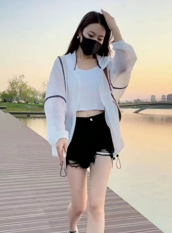 Kapucēta saules aizsardzības tops, elpojošs, ļoti viegls poliestera audums, korejiešu stilā brīvs piegriezums