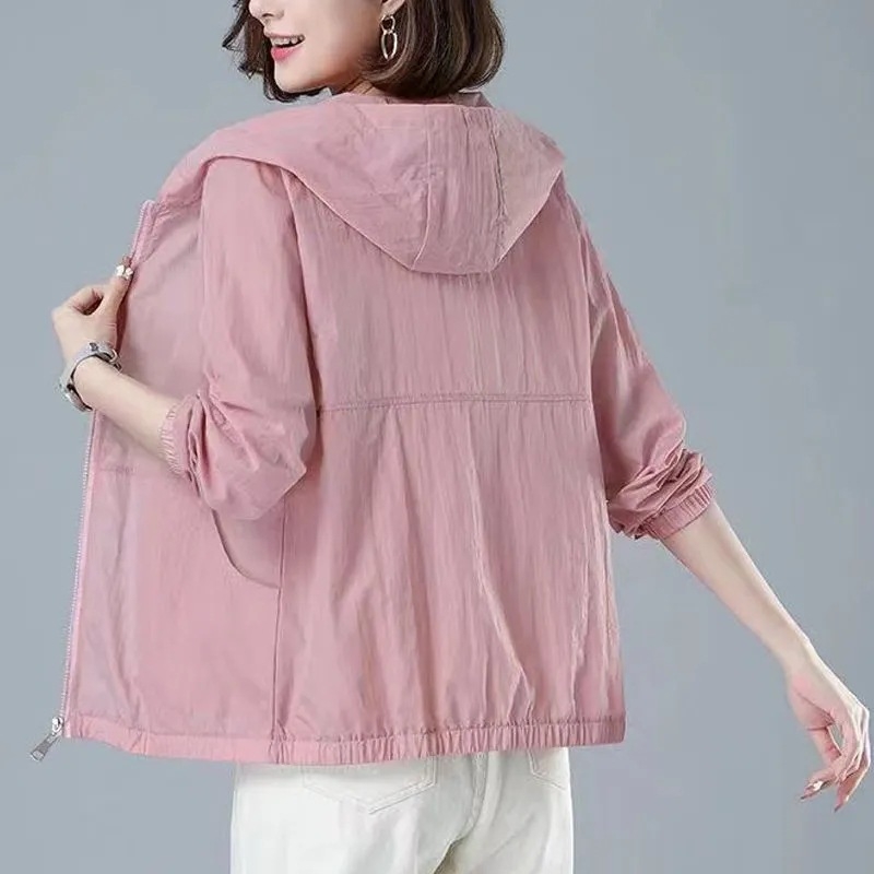 Žensko UV zaštitno jakna s dugim rukavima i kapuljom, lagani najlon (>96%), proljeće 2023