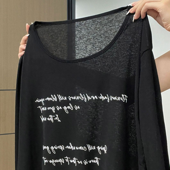 Nylon majica s dugim rukavima, opuštenog kroja, tankom tkaninom, ljeto 2025