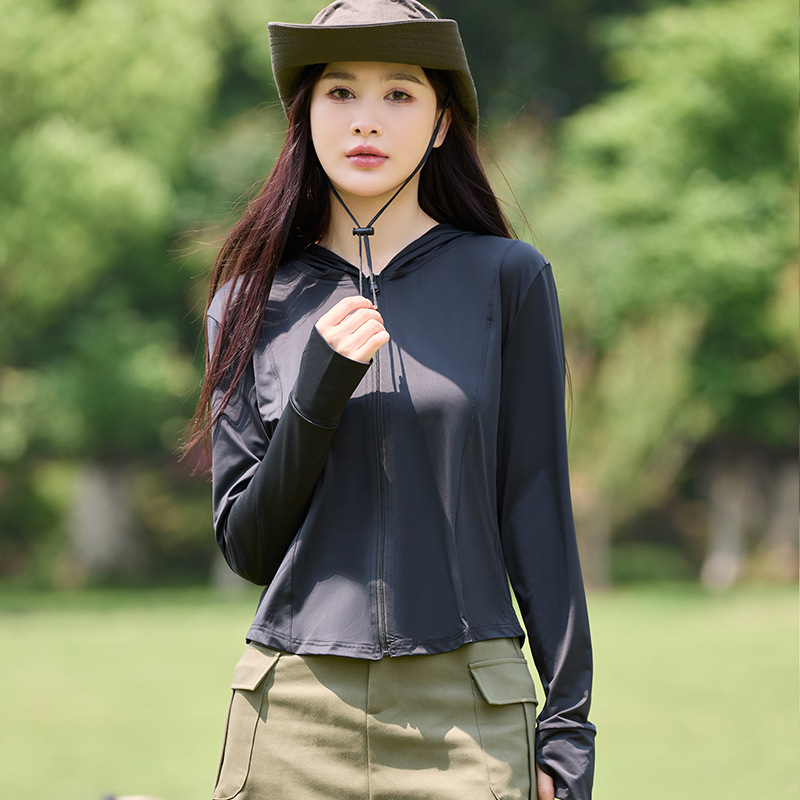 Ženski top od ice silk s UV zaštitom, uski kroj, dugi rukav sa zipom, ljeto 2024