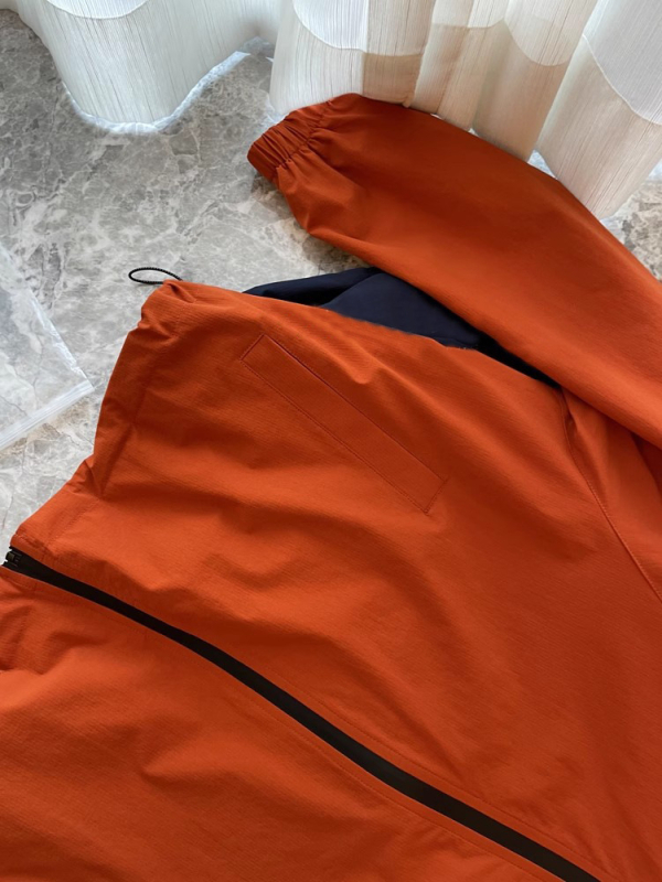 Ženska kratka windbreaker jakna u planinskom stilu, UPF30+, prednji zip, duge rukave, Spandex 90–95%
