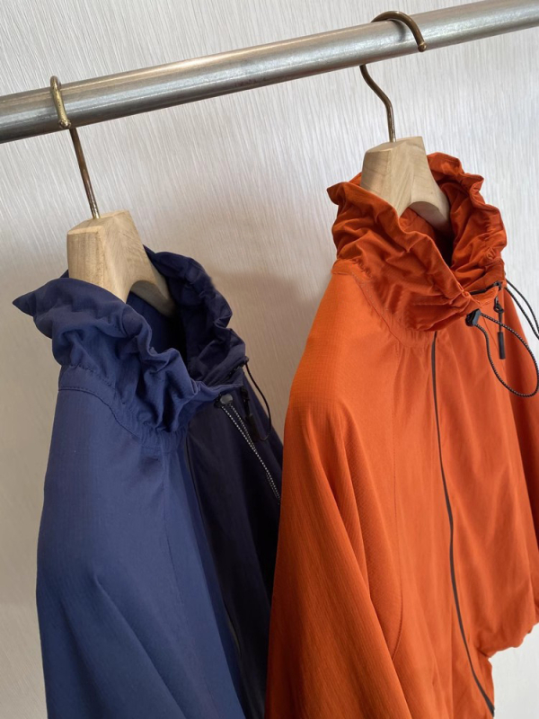Ženska kratka windbreaker jakna u planinskom stilu, UPF30+, prednji zip, duge rukave, Spandex 90–95%