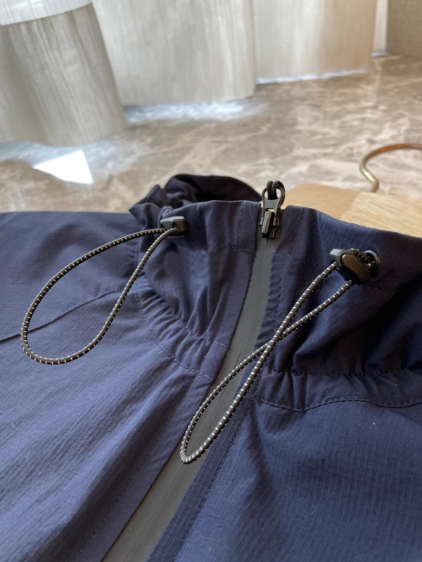 Ženska kratka windbreaker jakna u planinskom stilu, UPF30+, prednji zip, duge rukave, Spandex 90–95%
