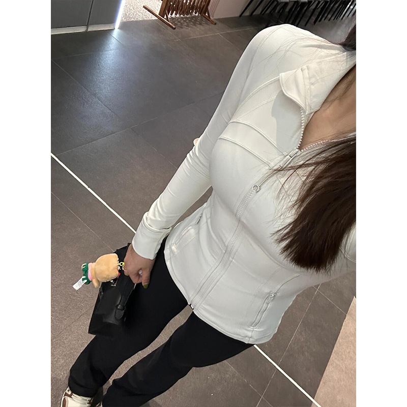 Дамски топ за йога със слънцезащита и бързосъхнеща материя Nylon-Spandex, тясно прилепващ силует, стояща яка с цип