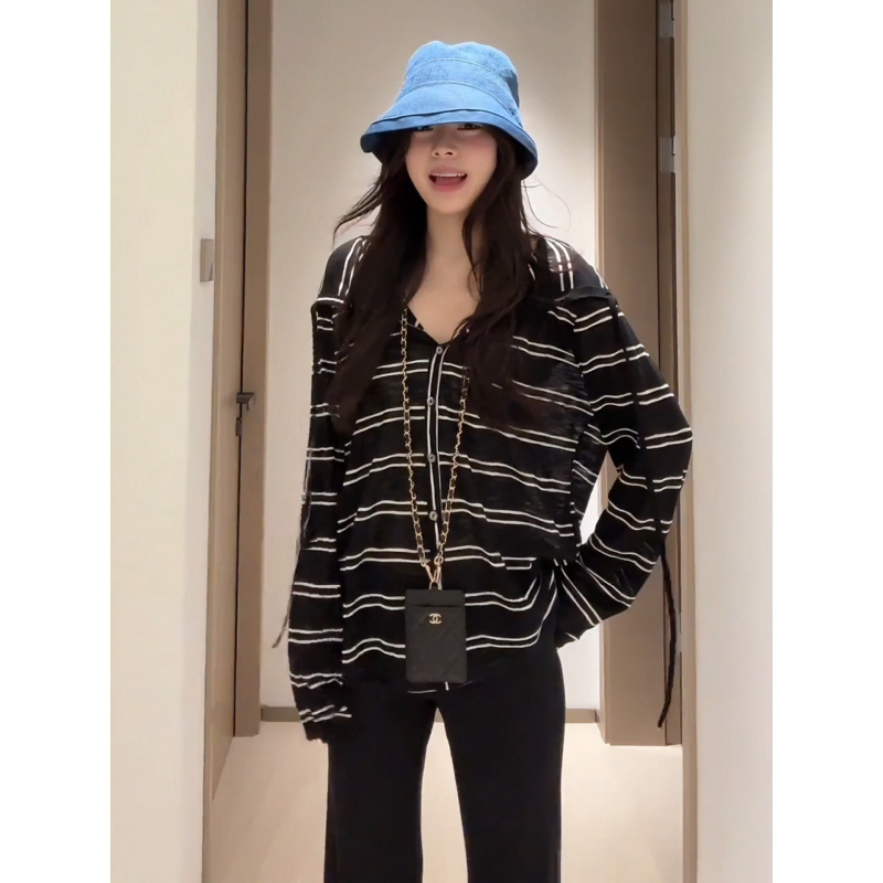 Ženski kaput s kapuljom i prugastim uzorkom, poliester, dugi rukavi, gradski stil, ljeto 2025