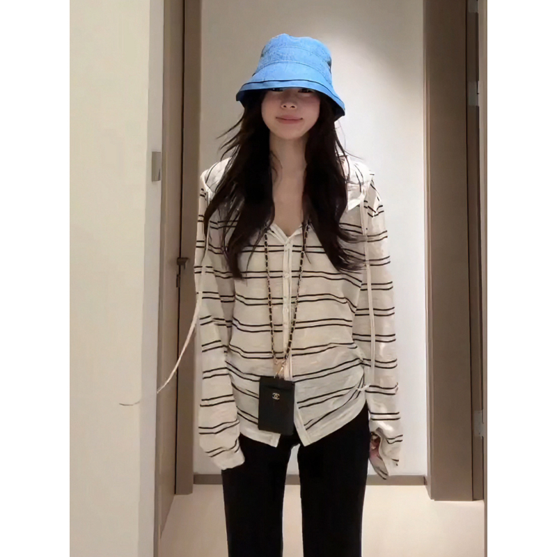 Ženski kaput s kapuljom i prugastim uzorkom, poliester, dugi rukavi, gradski stil, ljeto 2025