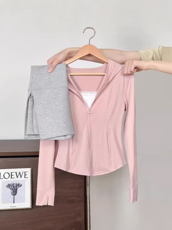 Γυναικείο μπουφάν με κουκούλα προστασίας από τον ήλιο, καλοκαίρι 2025, στενή γραμμή, αναπνέον λεπτό ύφασμα, μείγμα πολυεστέρα-σπάντεξ, φερμουάρ, UPF50+, μακριά μανίκια