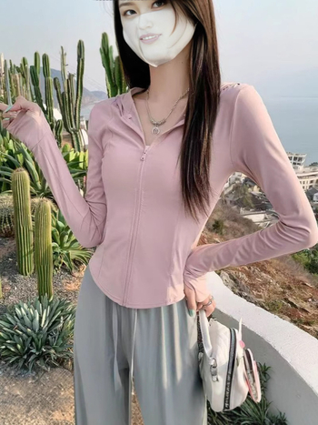 Γυναικείο μπουφάν με κουκούλα προστασίας από τον ήλιο, καλοκαίρι 2025, στενή γραμμή, αναπνέον λεπτό ύφασμα, μείγμα πολυεστέρα-σπάντεξ, φερμουάρ, UPF50+, μακριά μανίκια