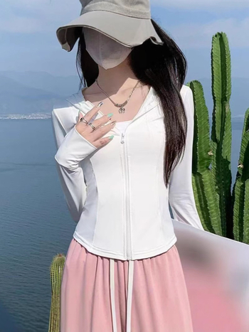 Γυναικείο μπουφάν με κουκούλα προστασίας από τον ήλιο, καλοκαίρι 2025, στενή γραμμή, αναπνέον λεπτό ύφασμα, μείγμα πολυεστέρα-σπάντεξ, φερμουάρ, UPF50+, μακριά μανίκια