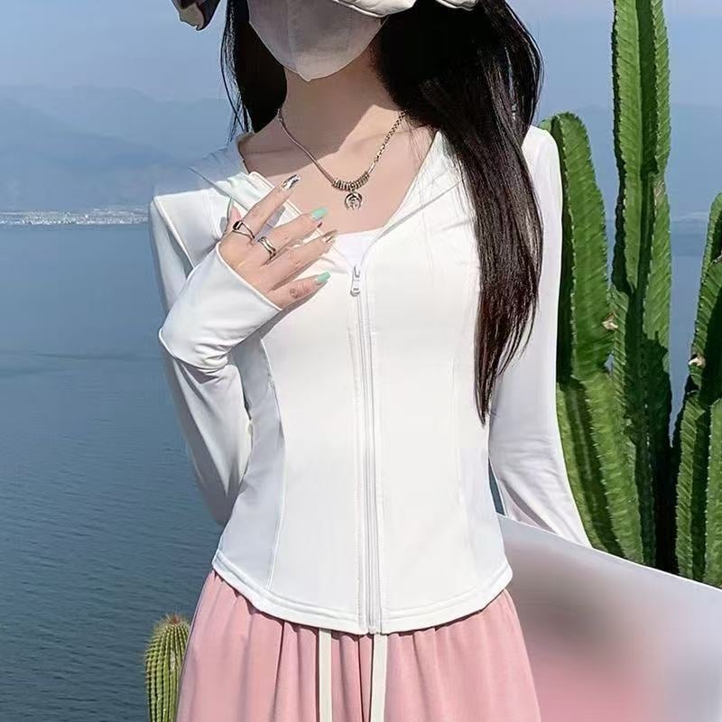 Γυναικείο μπουφάν με κουκούλα προστασίας από τον ήλιο, καλοκαίρι 2025, στενή γραμμή, αναπνέον λεπτό ύφασμα, μείγμα πολυεστέρα-σπάντεξ, φερμουάρ, UPF50+, μακριά μανίκια