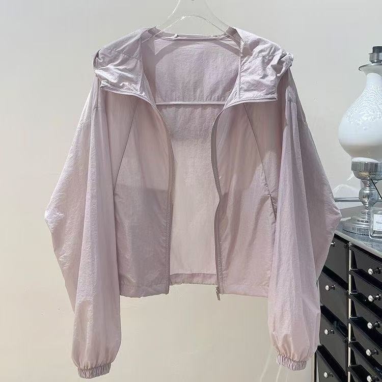Ženska majica s UV zaštitom, kratka duljina 40–50 cm, polyester 95%+, drugi polyester 30–50%, UPF30+, tanko materijal