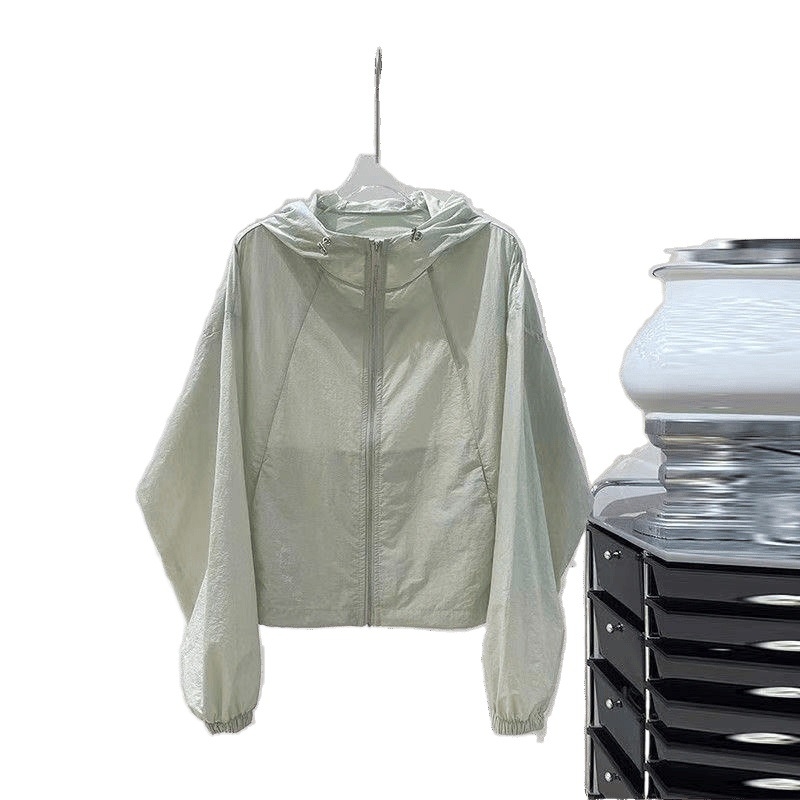 Ženska majica s UV zaštitom, kratka duljina 40–50 cm, polyester 95%+, drugi polyester 30–50%, UPF30+, tanko materijal
