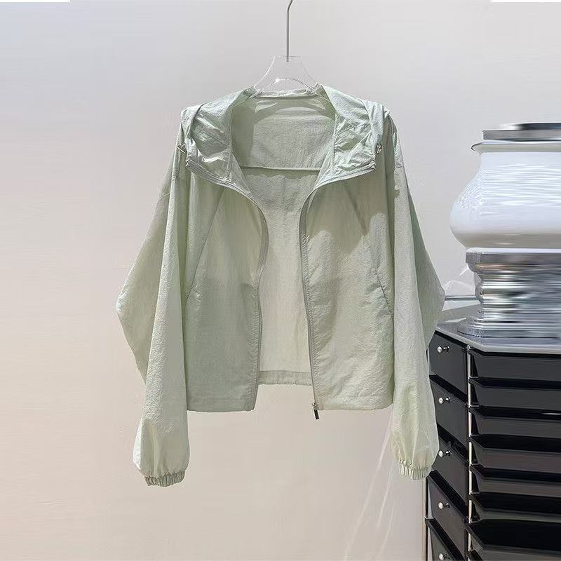 Ženska majica s UV zaštitom, kratka duljina 40–50 cm, polyester 95%+, drugi polyester 30–50%, UPF30+, tanko materijal