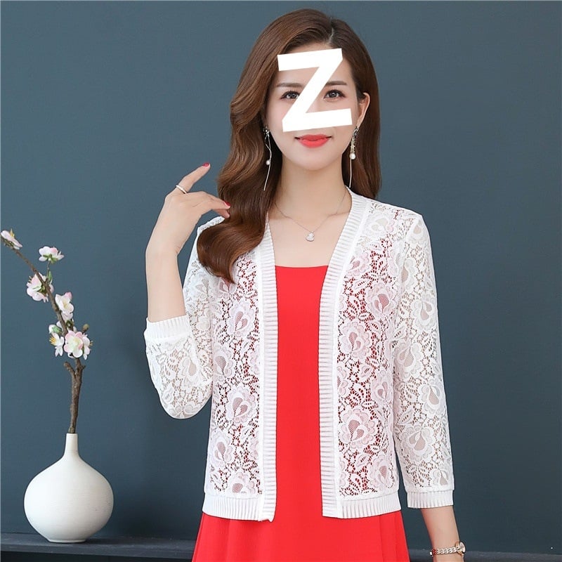 Čipkované krátke ľahké sako s 3/4 letnými rukávmi, bavlna–nylón zmes, jar 2023