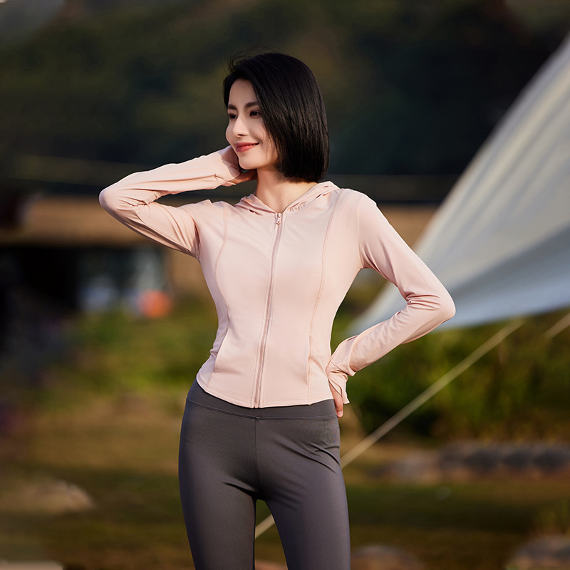 Vanjska windbreaker jakna s UV zaštitom 50+, brzo se suši, prozračna, najlonski materijal, kapuljača