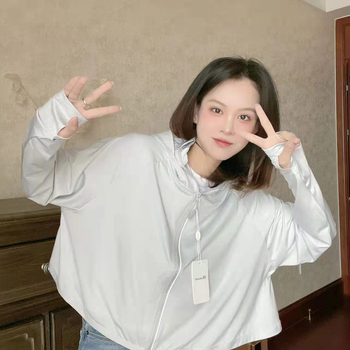 Bluză de protecție solară din Ice Silk UPF50+ pentru femei, lungime scurtă, fermoar frontal, mâneci raglan, respirabilă