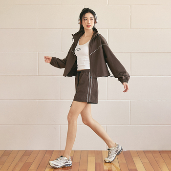 Jachetă de protecție solară pentru femei UPF200+, respirabilă, cu glugă, fermoar reflectorizant, guler înălțat