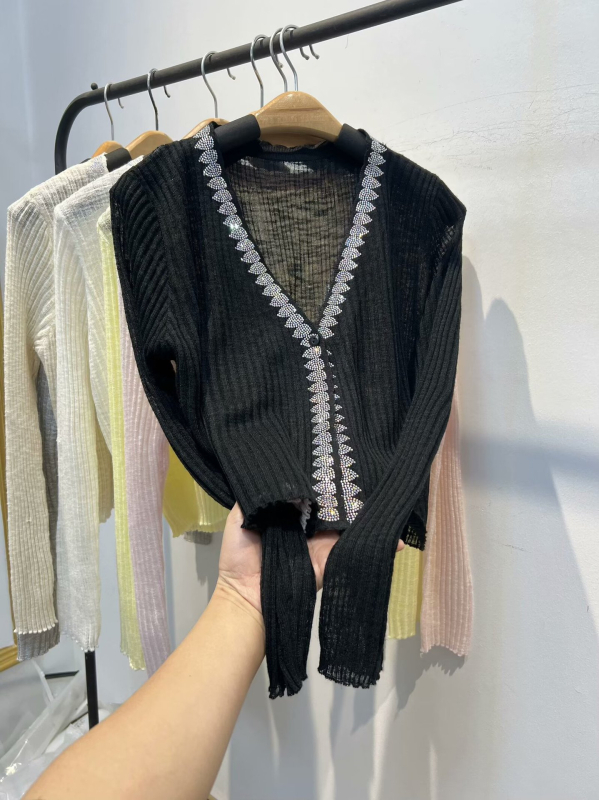 Top cardigan din fibre de bambus, croială Slim, lungime scurtă, mâneci lungi, UPF50+ protecție solară, nasture unic, Wan Lizi, Vara 2024