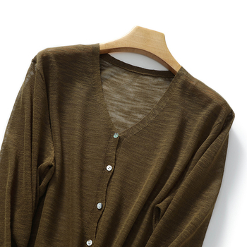 Cardigan de vară din amestec ramie-cânepă, protecție solară, decolteu în V, croială lejeră, mâneci lungi, top tricotat ușor