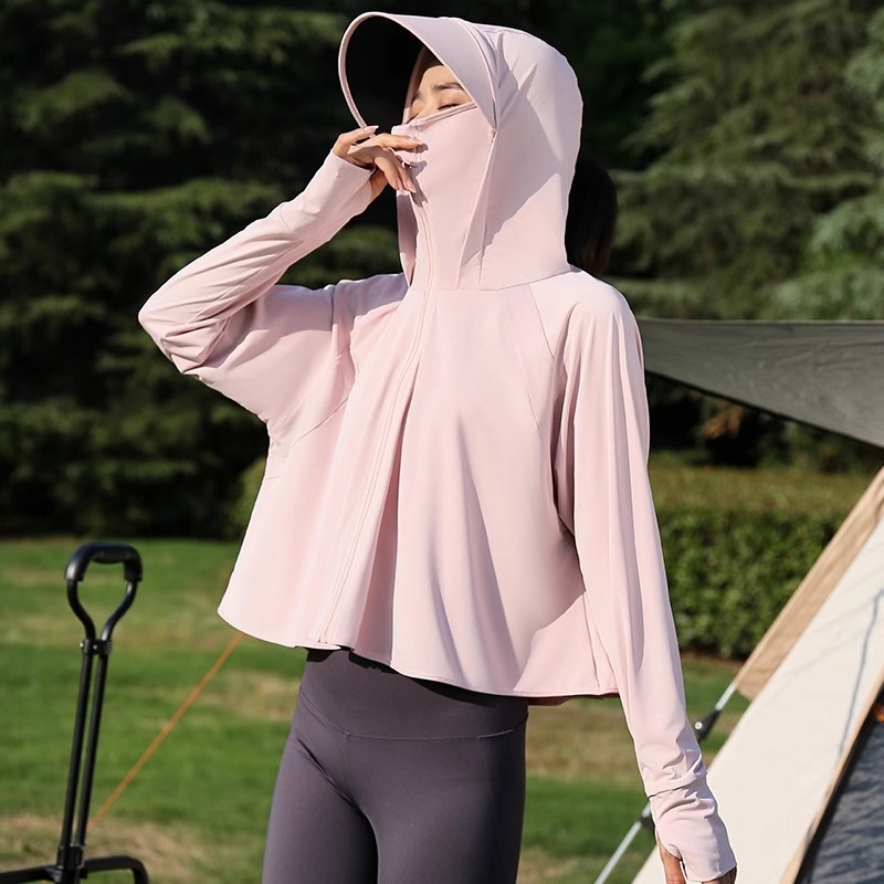 Qi Qin Dámska UV ochranná bunda s kapucňou a odnímateľným okrajom, UPF50+, Polyester 95% + Spandex 30–50%, krátky strih, jar 2025