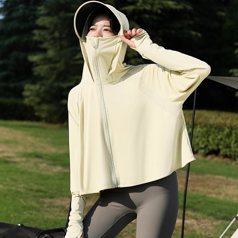 Qi Qin Dámska UV ochranná bunda s kapucňou a odnímateľným okrajom, UPF50+, Polyester 95% + Spandex 30–50%, krátky strih, jar 2025