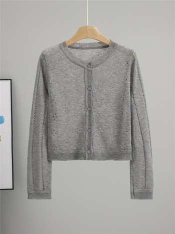 Kardigan od viskoze, 50–70% viskoze, slim fit, kratka duljina 40–50 cm, dugi rukavi, jednobojna