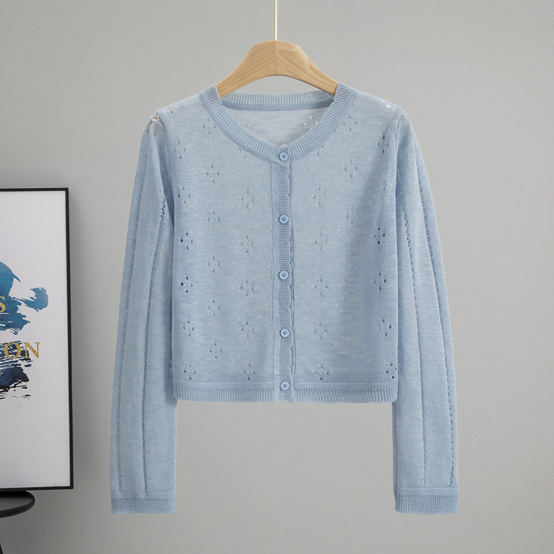 Kardigan od viskoze, 50–70% viskoze, slim fit, kratka duljina 40–50 cm, dugi rukavi, jednobojna