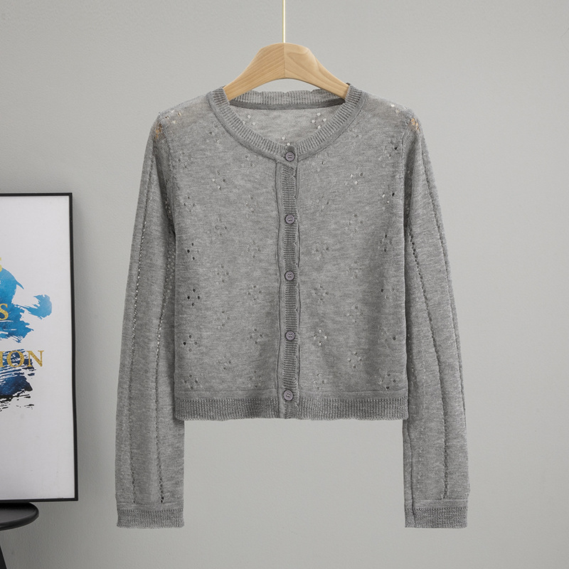 Kardigan od viskoze, 50–70% viskoze, slim fit, kratka duljina 40–50 cm, dugi rukavi, jednobojna