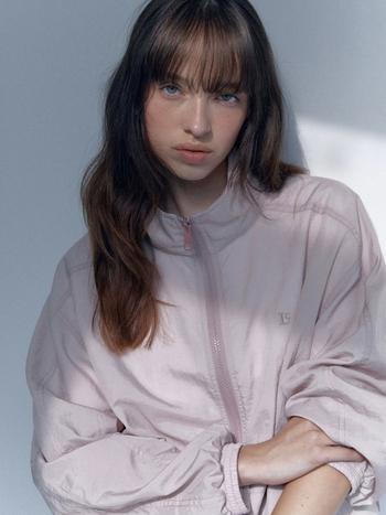 Najlon jakna s patentnim zatvaračem za zaštitu od sunca, slobodan kroj, srednja duljina, ljeto 2025, UPF30+