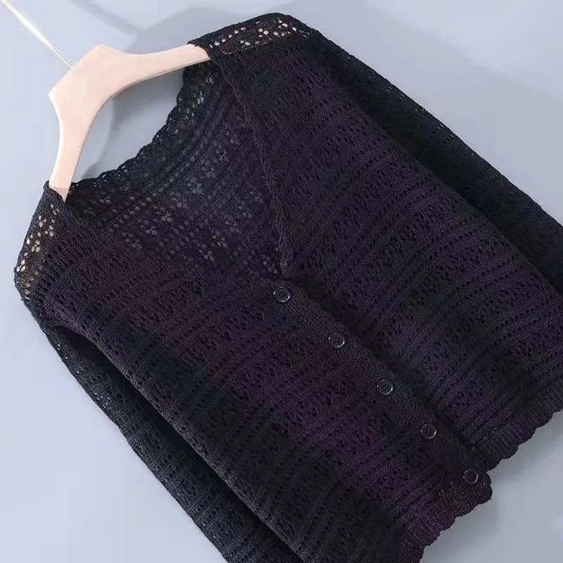 Cardigan od vunene smjesa s polyesterom, 3D uzorak, klasičan kroj, dugi rukavi (Sastav: vunena smjesa i poliester; Uzorak: 3D; Kroj: klasičan; Rukavi: dugi)